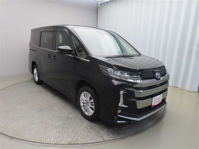 Toyota Noah 3