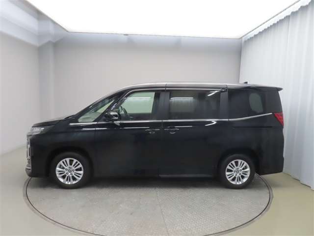 Toyota Noah 6