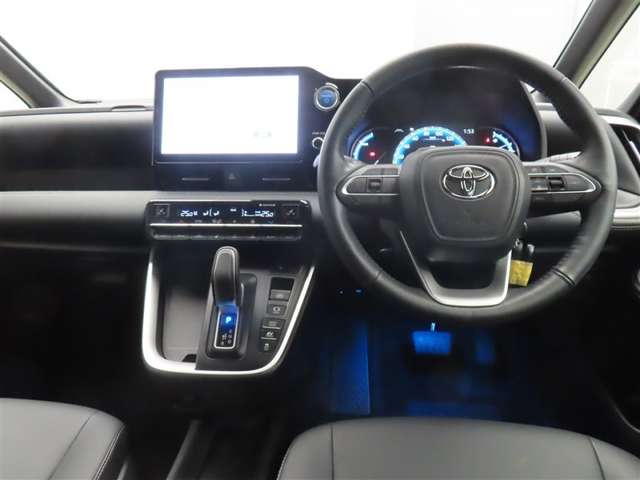 Toyota Noah 8