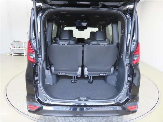 Toyota Noah 10