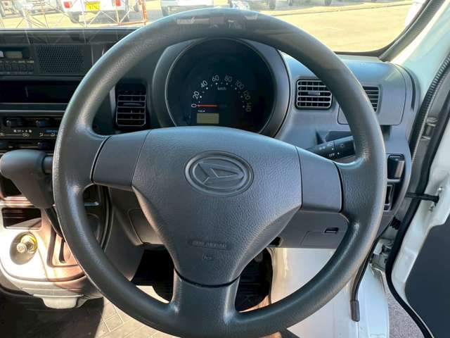 Daihatsu Hijet Cargo 10