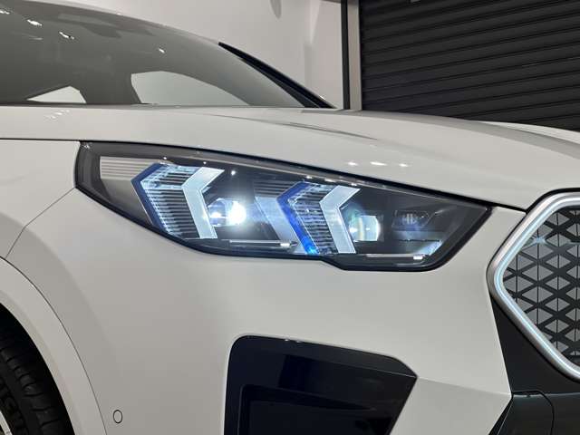 BMW iX2 10