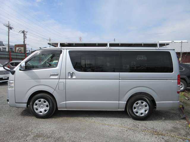 Toyota Hiace Van 6
