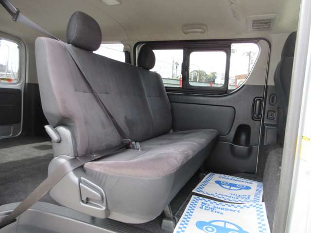 Toyota Hiace Van 9