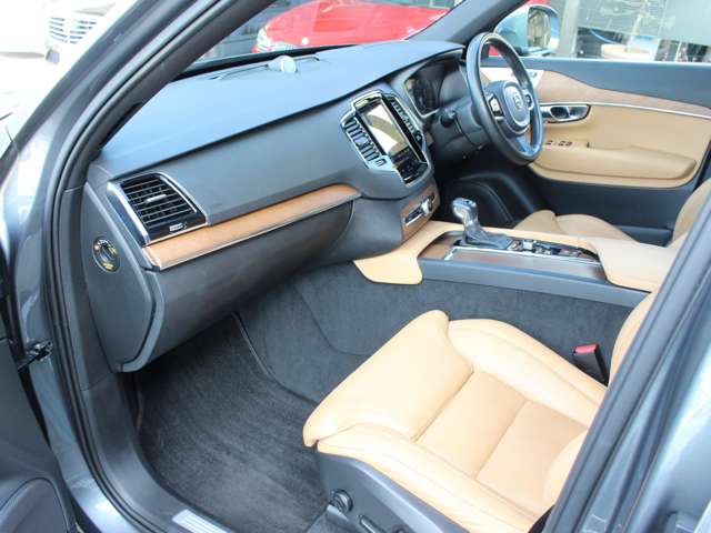 Volvo XC90 10