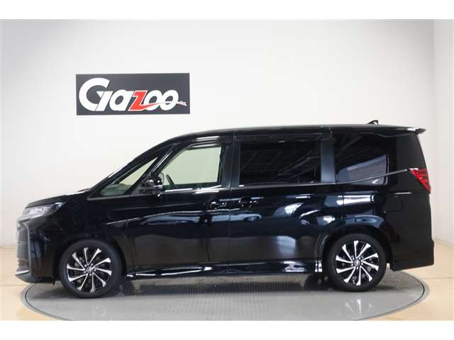 Toyota Noah 3