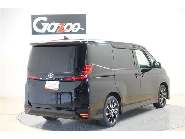 Toyota Noah 5