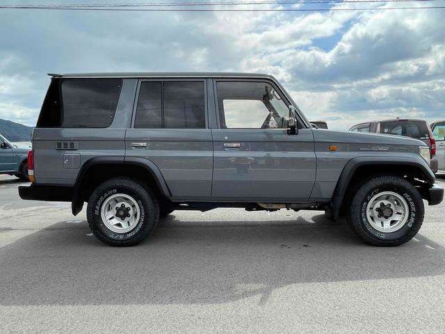Toyota Land Cruiser Prado 4