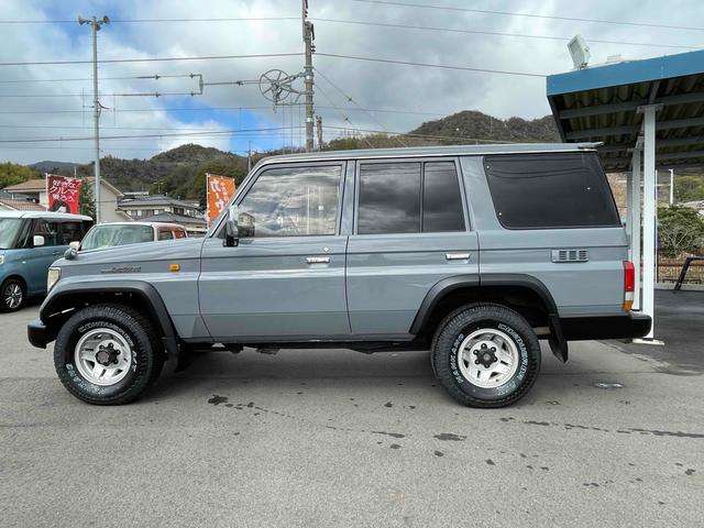 Toyota Land Cruiser Prado 5