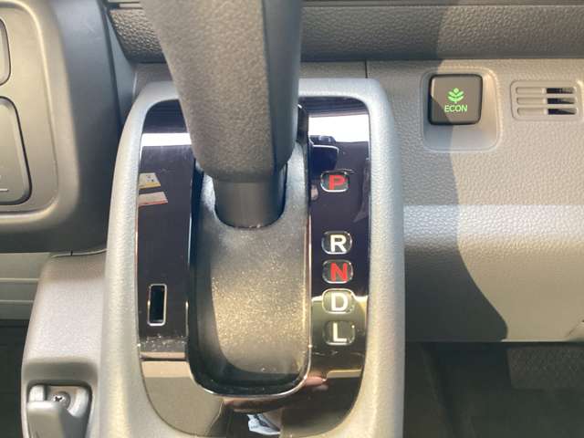 Honda N-VAN 12