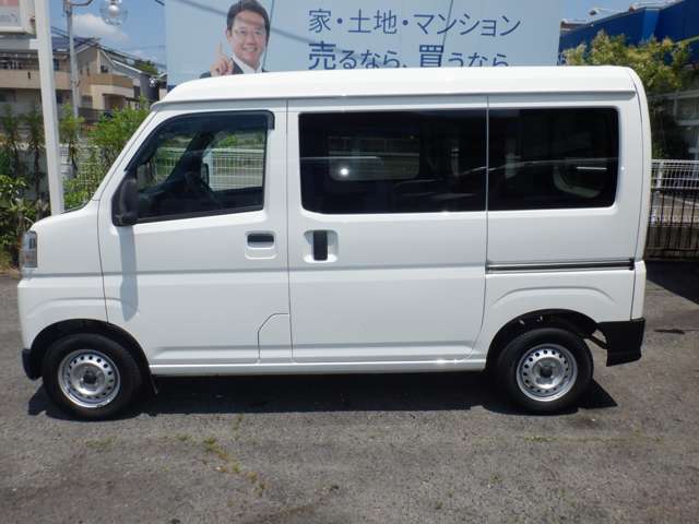 Daihatsu Hijet Cargo 4