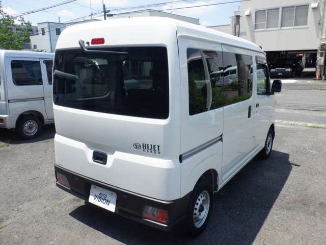 Daihatsu Hijet Cargo 6