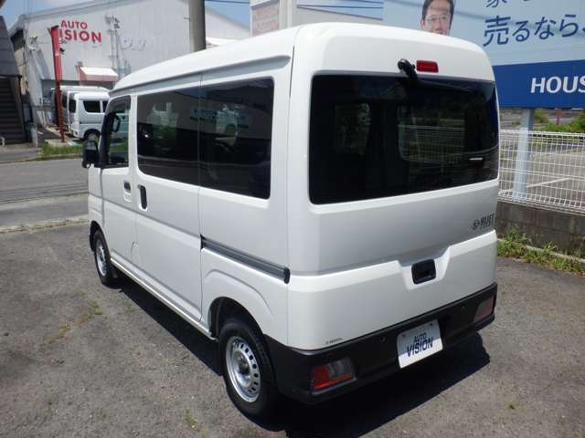 Daihatsu Hijet Cargo 7
