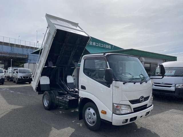 Hino Dutro 3