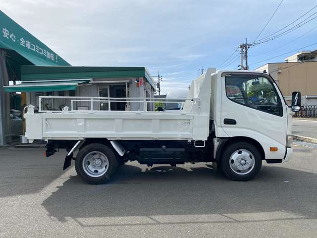 Hino Dutro 8