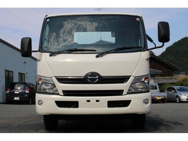 Hino Dutro 3