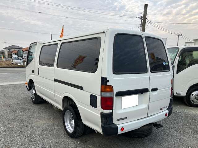 Toyota Dyna Route Van 3