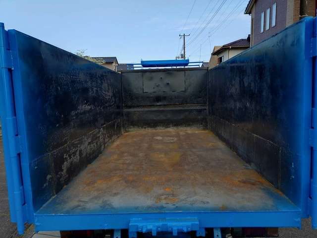 Isuzu Elf 9