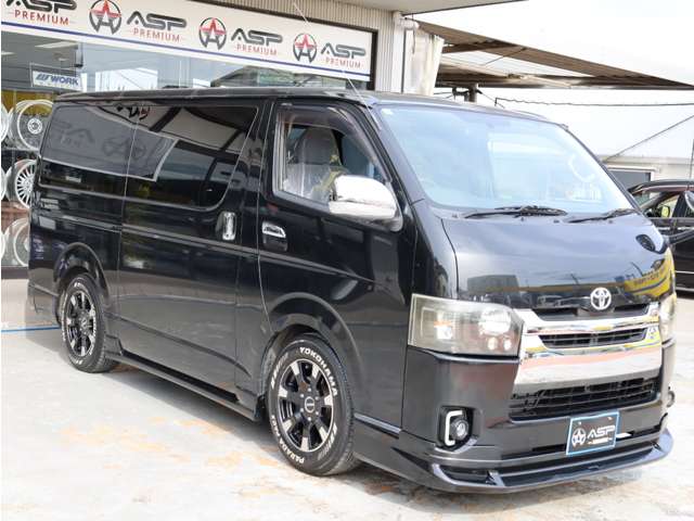 Toyota Hiace Van 11