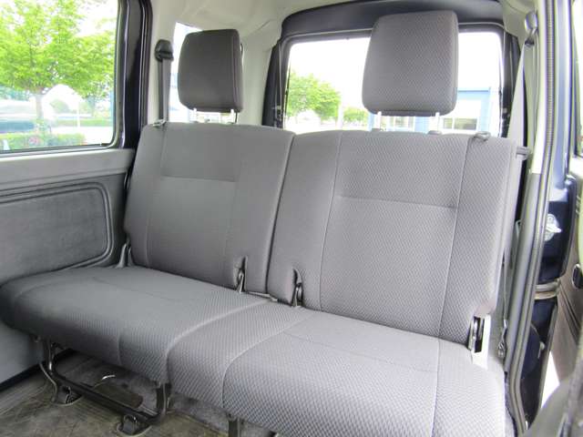 Daihatsu Hijet Cargo 8