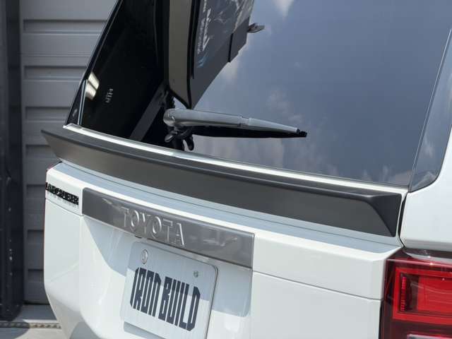 Toyota Land Cruiser 250 11