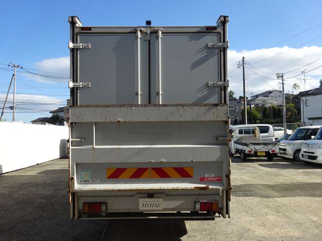 Isuzu Elf 3