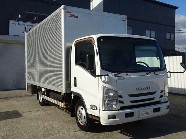 Isuzu Elf 4