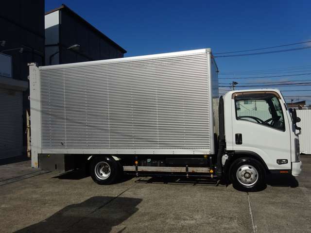 Isuzu Elf 6