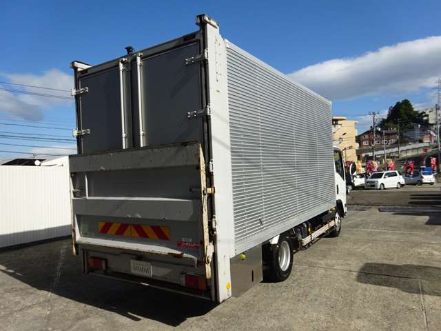 Isuzu Elf 9