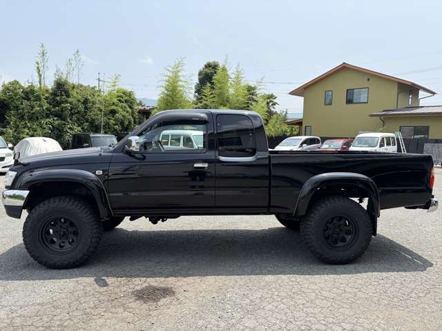 Toyota Hilux 4