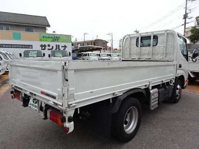 Hino Dutro 10
