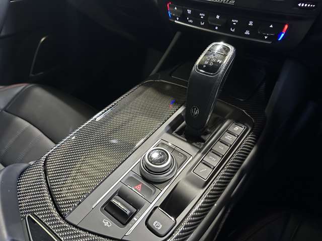 Maserati Levante 12