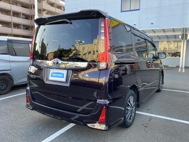 Toyota Noah 6