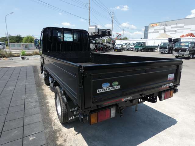 Isuzu Elf 8