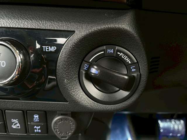 Toyota Hilux 9