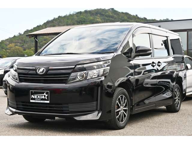 Toyota Voxy 6
