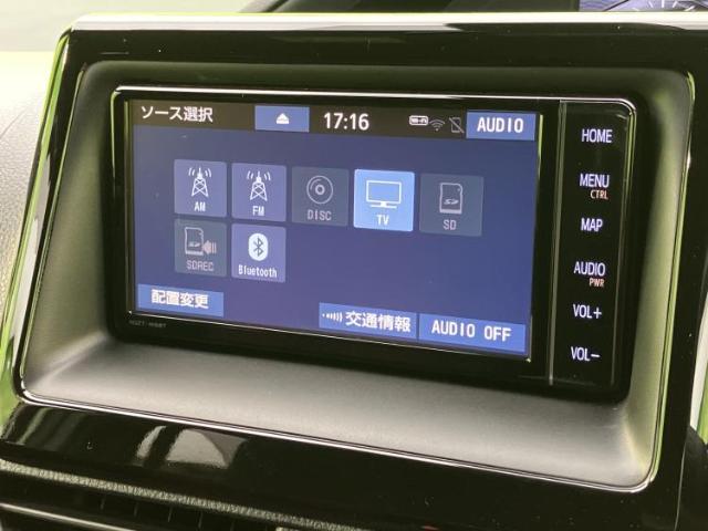 Toyota Voxy 12