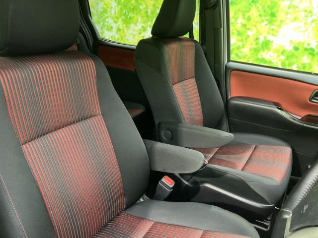 Toyota Voxy 2