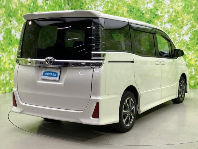 Toyota Voxy 6