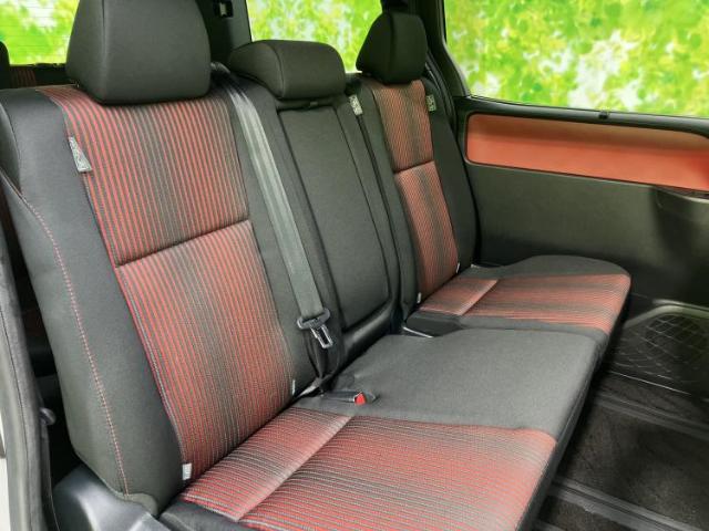 Toyota Voxy 7
