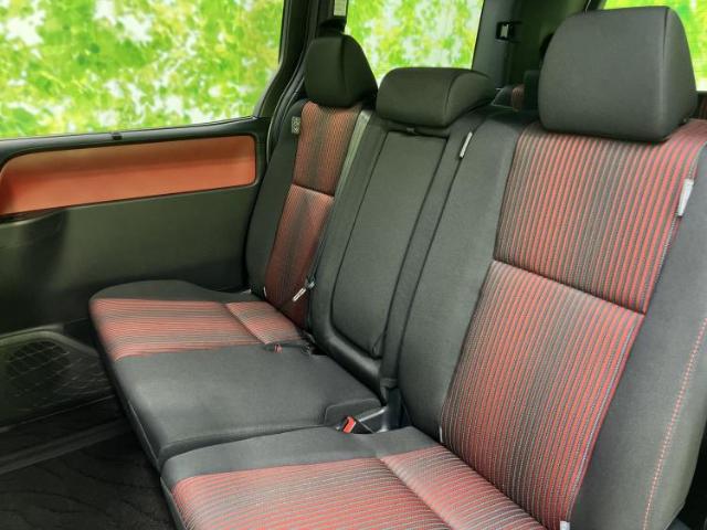 Toyota Voxy 10