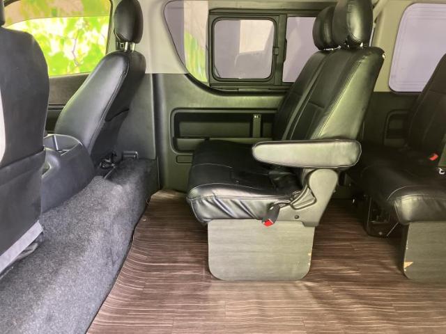 Toyota Hiace 8