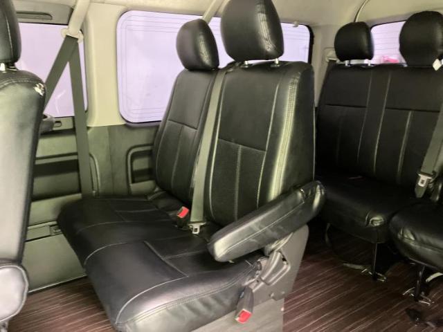 Toyota Hiace 9