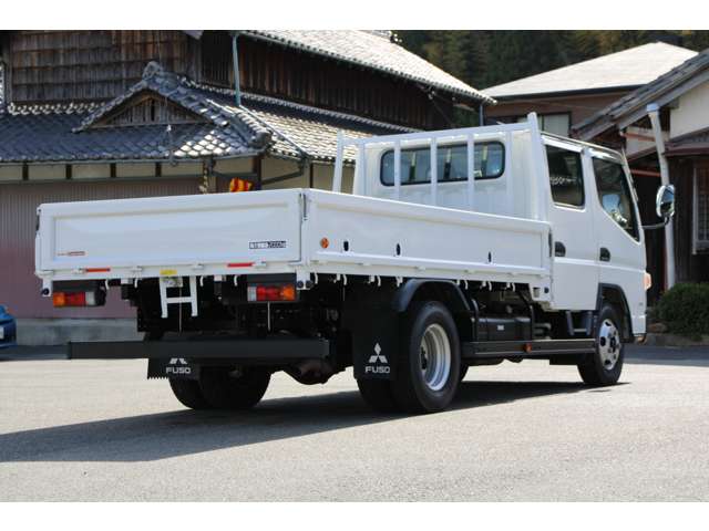 Mitsubishi Fuso Canter 7