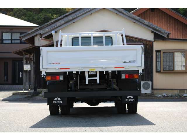 Mitsubishi Fuso Canter 8