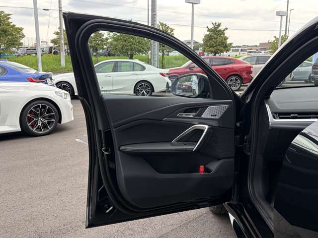 BMW iX2 11