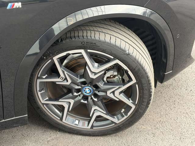 BMW iX2 7