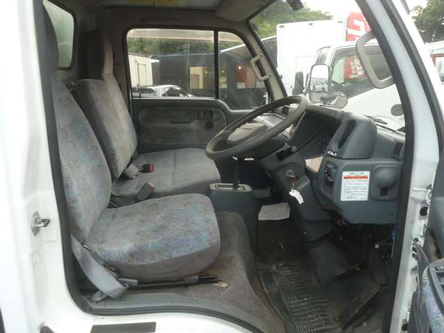 Isuzu Elf 12