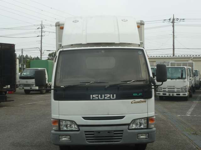 Isuzu Elf 3