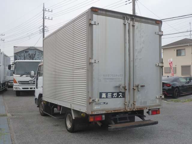 Isuzu Elf 6